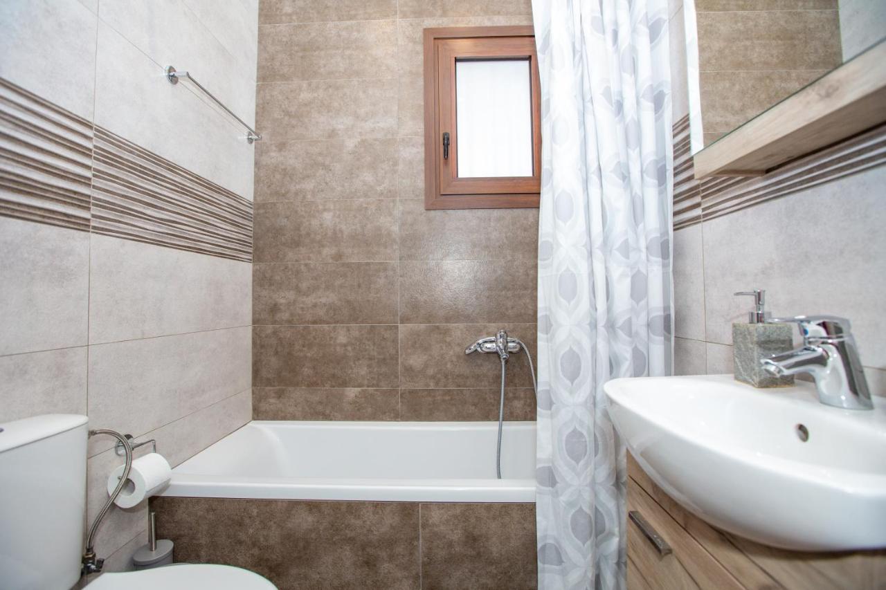 Modern Lake View Apartment Яніна Екстер'єр фото